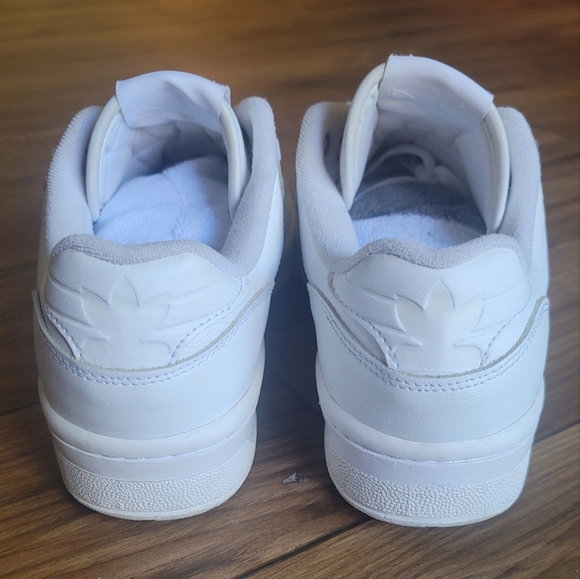 Adidas forums low mens 9 all white - Picture 5 of 5